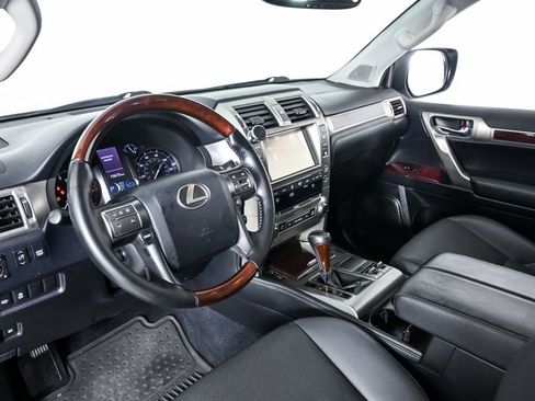 Used 2019 Lexus GX 460 Premium AWD/4WD image 6