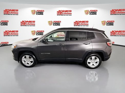 Used 2022 Jeep Compass Latitude FWD image 13