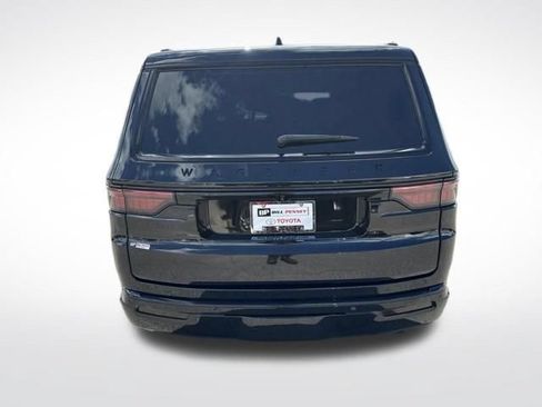 Used 2024 Jeep Wagoneer Series II AWD/4WD image 4