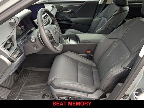 New 2025 Lexus ES 350 Ultra Luxury image 16