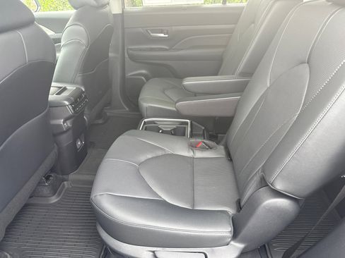 Certified 2026 Toyota Grand Highlander FWD image 18