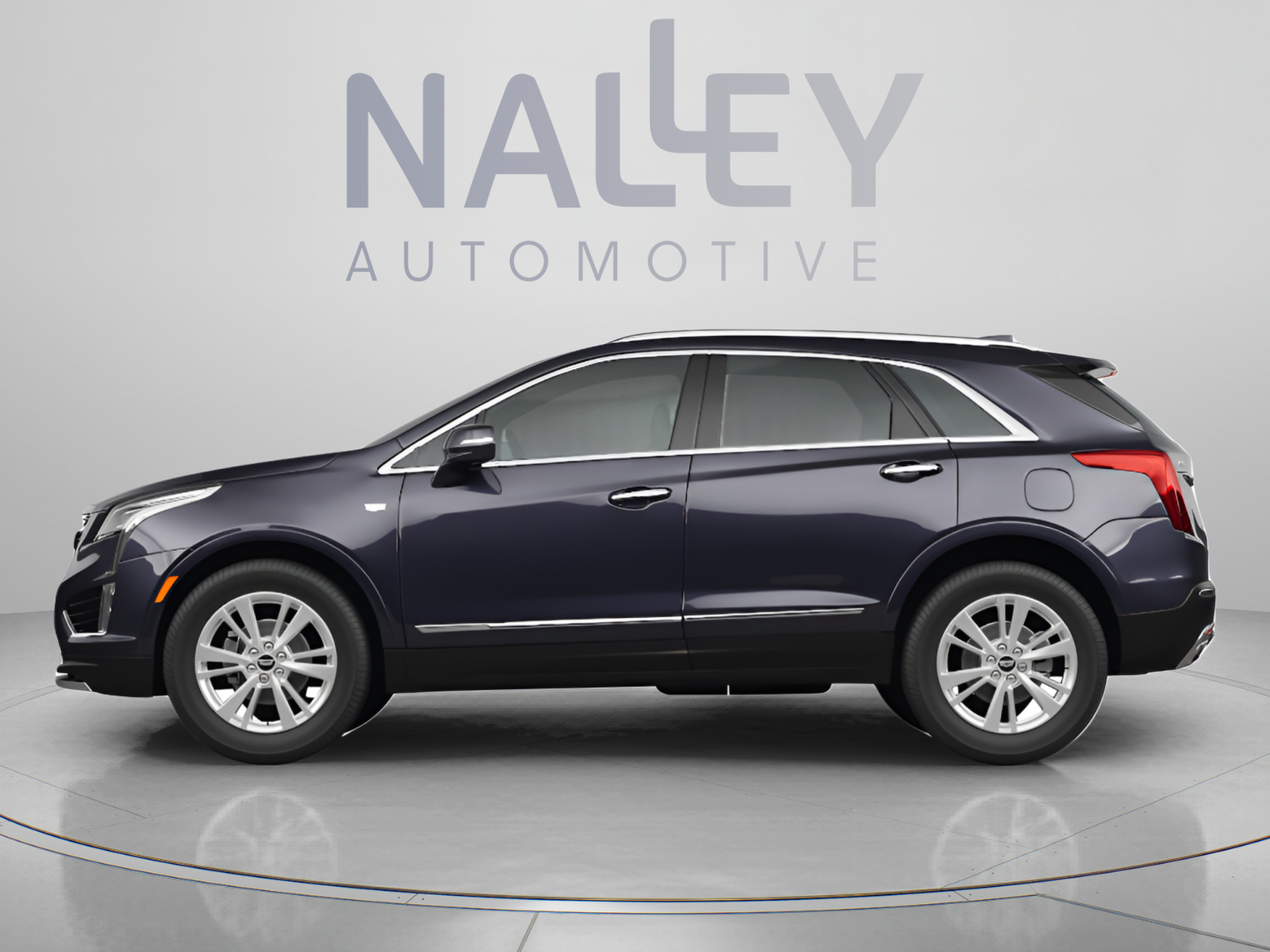 Used 2025 Cadillac XT5 Premium Luxury w/ Technology Package FWD image 2