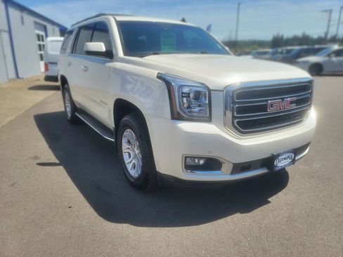 Used 2015 GMC Yukon SLT w/ HD Trailering Package AWD/4WD image 8