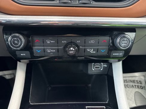 Used 2024 Jeep Compass Limited image 21