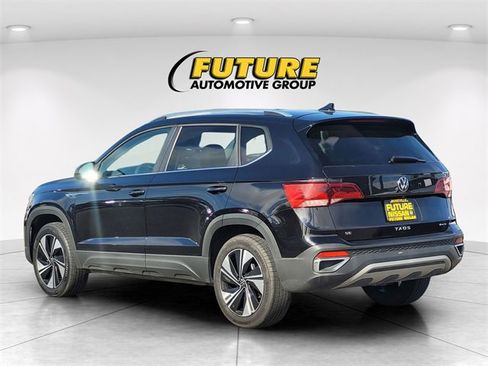 Used 2024 Volkswagen Taos SE image 7