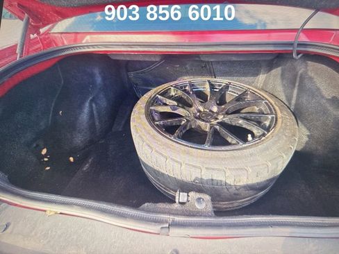 Used 2012 Dodge Challenger SRT8 w/ Premium Sound Group image 8