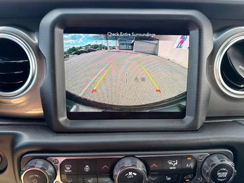 Used 2022 Jeep Wrangler Unlimited Sahara w/ Cold Weather Group AWD/4WD image 22