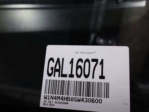 Certified 2025 Mercedes-Benz GLB 250 4MATIC image 75