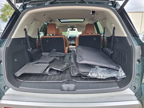 Used 2025 Nissan Pathfinder Platinum FWD image 26