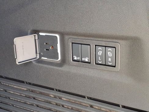 New 2026 Chevrolet Suburban Premier image 11