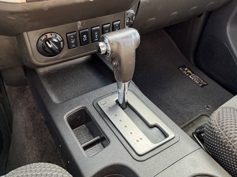 Used 2018 Nissan Frontier PRO-4X image 35