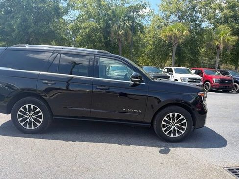 Used 2025 Ford Expedition Platinum AWD/4WD image 2