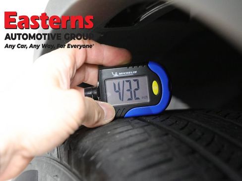 Used 2023 Nissan Rogue SV AWD/4WD image 28