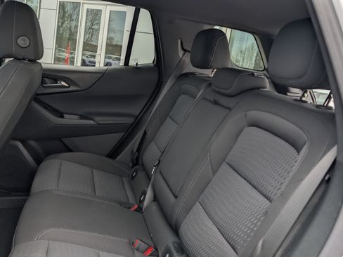 Used 2025 Chevrolet Equinox LT w/ Safety and Technology Package FWD image 13