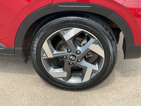 Used 2025 Hyundai Venue SEL image 8