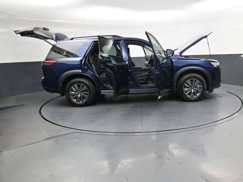 Certified 2026 Nissan Pathfinder SV w/ SV Premium Package FWD image 47