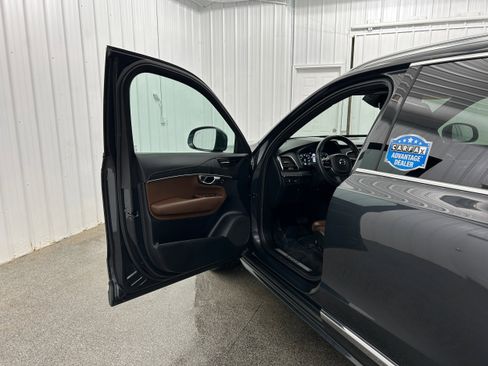 Used 2022 Volvo XC90 T6 Inscription w/ Advanced Package image 21
