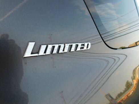 Used 2011 Toyota 4Runner Limited AWD/4WD image 8
