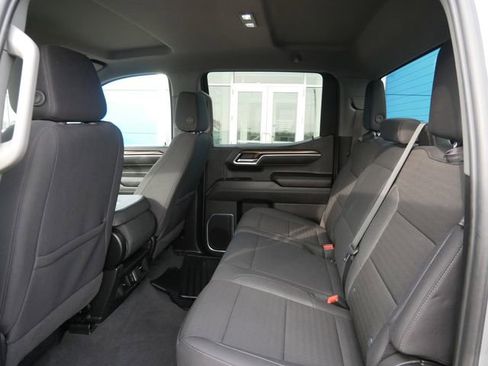 Used 2025 Chevrolet Silverado 1500 LT image 8