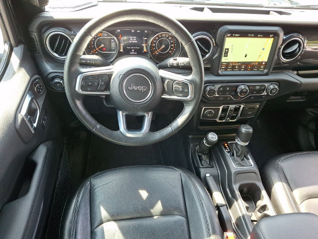 Used 2023 Jeep Wrangler Unlimited Sahara AWD/4WD image 11