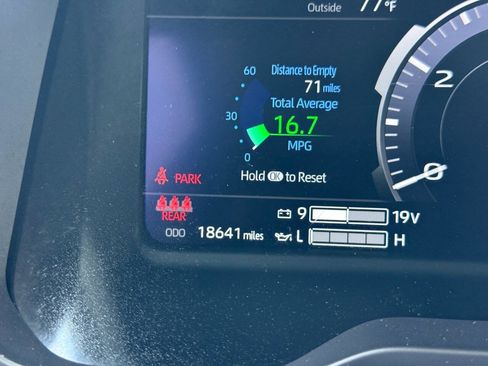 Used 2024 Toyota Tundra Limited AWD/4WD image 19