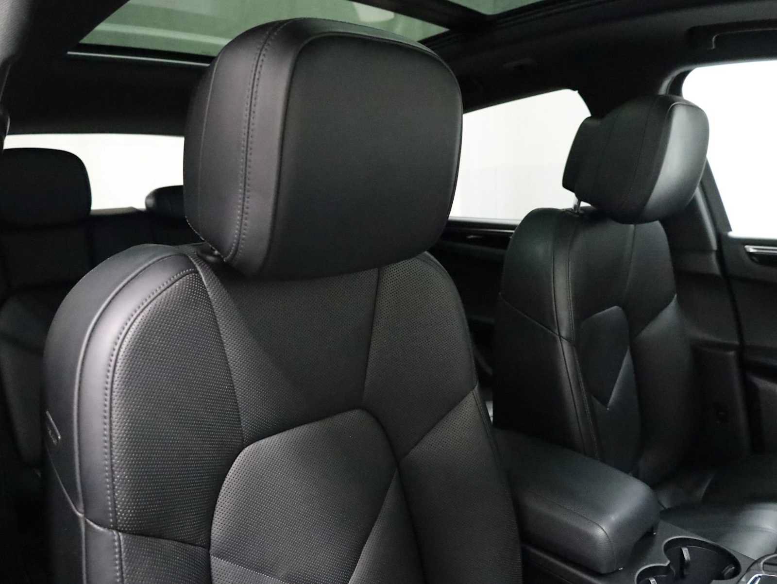 Used 2016 Porsche Macan S AWD/4WD image 22