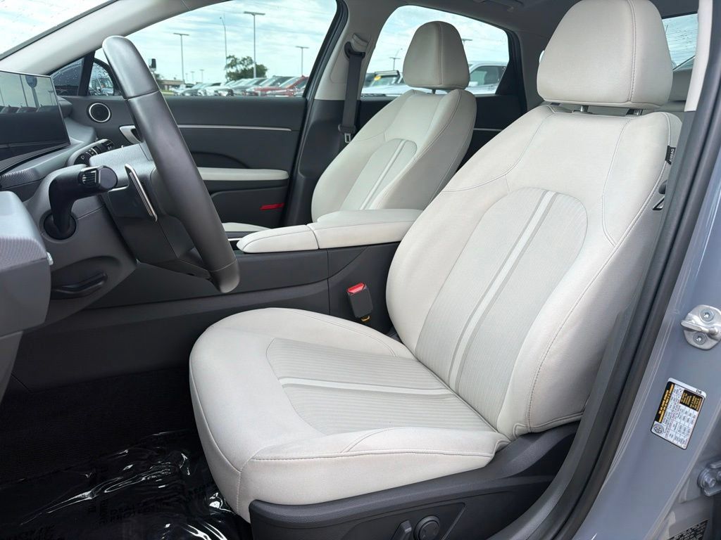 Used 2025 Hyundai Sonata SEL FWD image 4