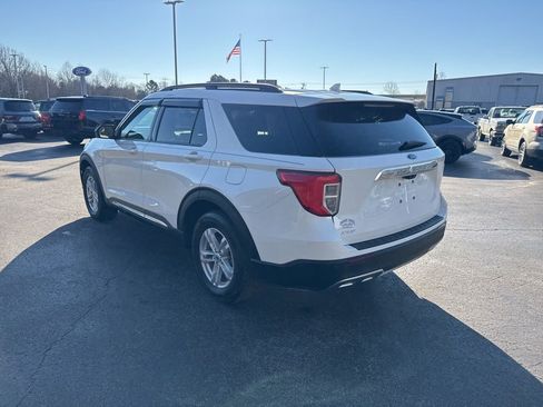 Used 2024 Ford Explorer XLT w/ Equipment Group 202A image 5