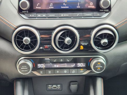 Used 2021 Nissan Sentra SR w/ SR Premium Package image 18