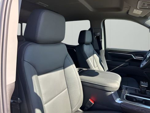 New 2026 GMC Sierra 1500 SLT image 14