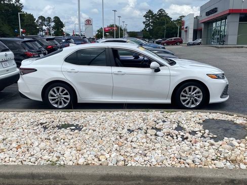 Used 2023 Toyota Camry LE w/ Convenience Package FWD image 4