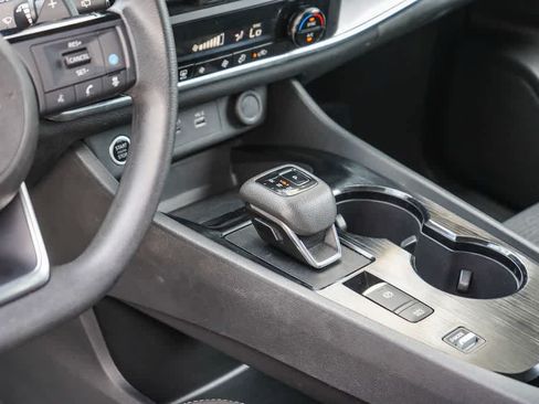 Used 2023 Nissan Rogue SV FWD image 19
