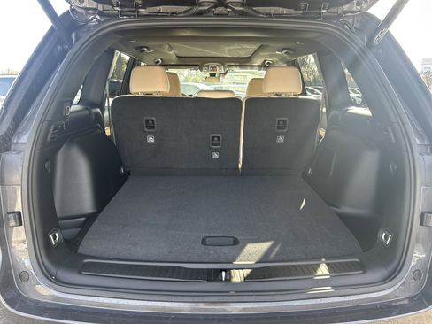 New 2025 Jeep Grand Cherokee Limited w/ Black Appearance Package image 7