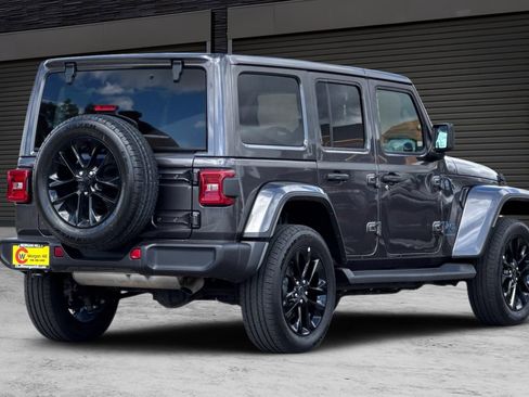 Used 2025 Jeep Wrangler Unlimited Sahara image 4