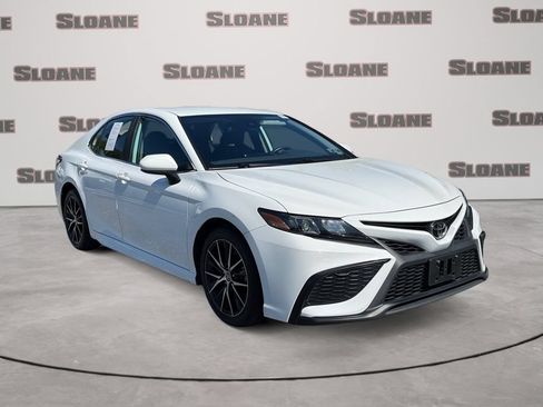 Used 2021 Toyota Camry SE FWD image 7