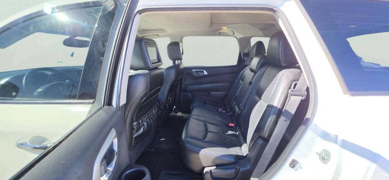 Used 2013 Nissan Pathfinder Platinum w/ Platinum Premium Pkg AWD/4WD image 6