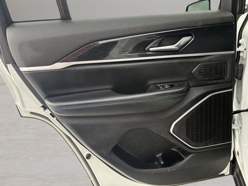 Used 2022 Jeep Grand Cherokee Trailhawk image 38