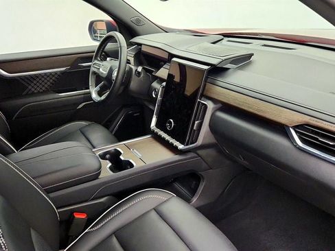 Used 2025 GMC Acadia Denali FWD image 25