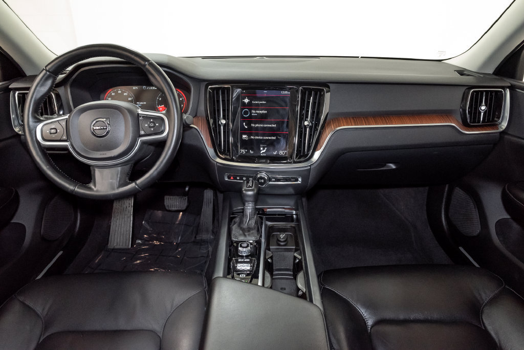 Used 2021 Volvo S60 T5 Momentum AWD/4WD image 24