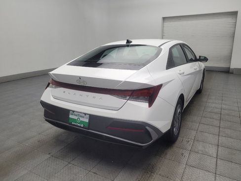 Used 2024 Hyundai Elantra SEL FWD image 9