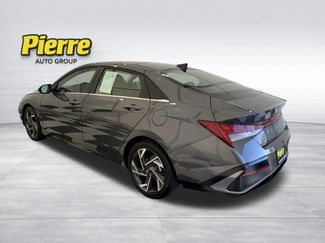 Used 2025 Hyundai Elantra Limited video 2