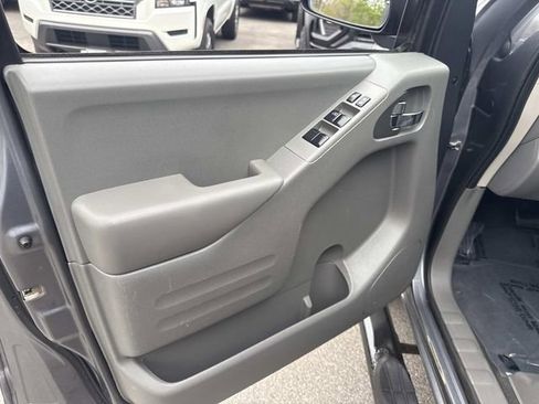 Used 2019 Nissan Frontier SV AWD/4WD image 19