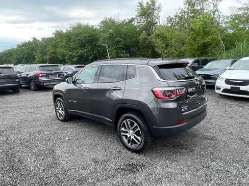 Used 2018 Jeep Compass Latitude w/ Popular Equipment Group AWD/4WD image 8
