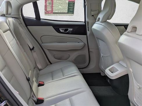 Used 2019 Volvo S60 T5 Momentum image 26