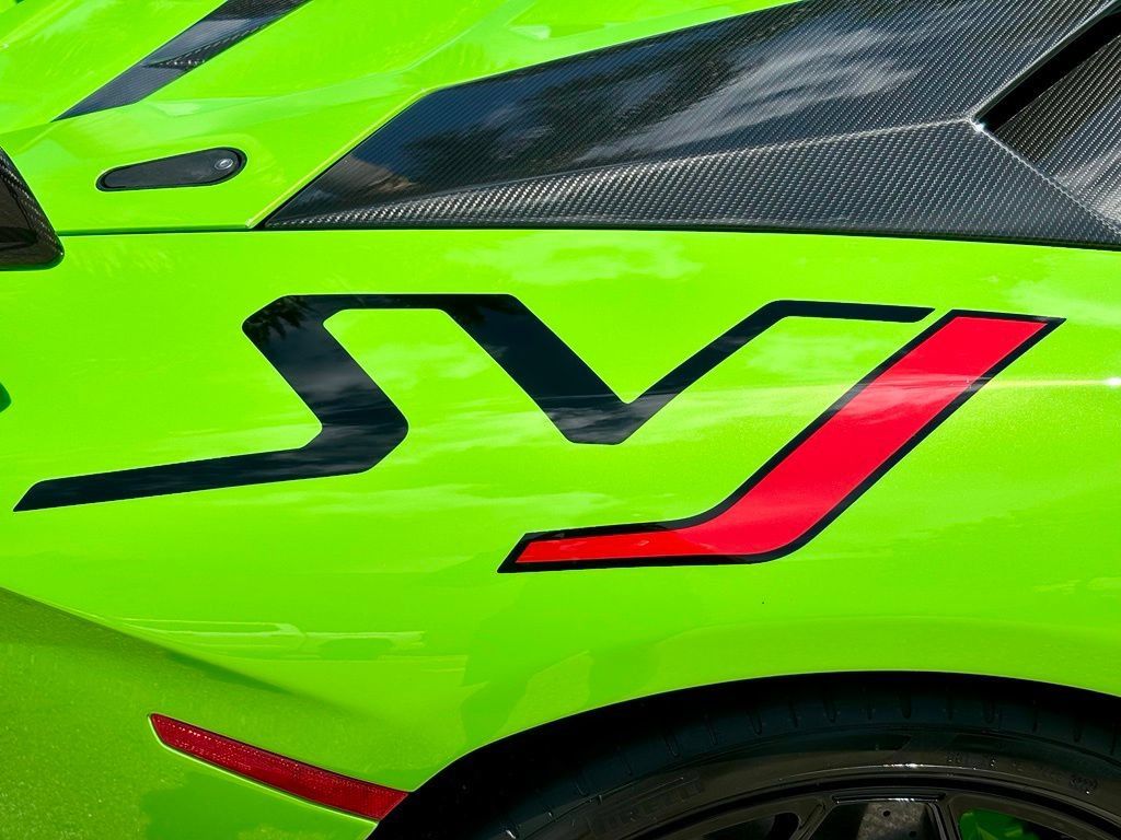 Used 2019 Lamborghini Aventador SVJ AWD/4WD image 40