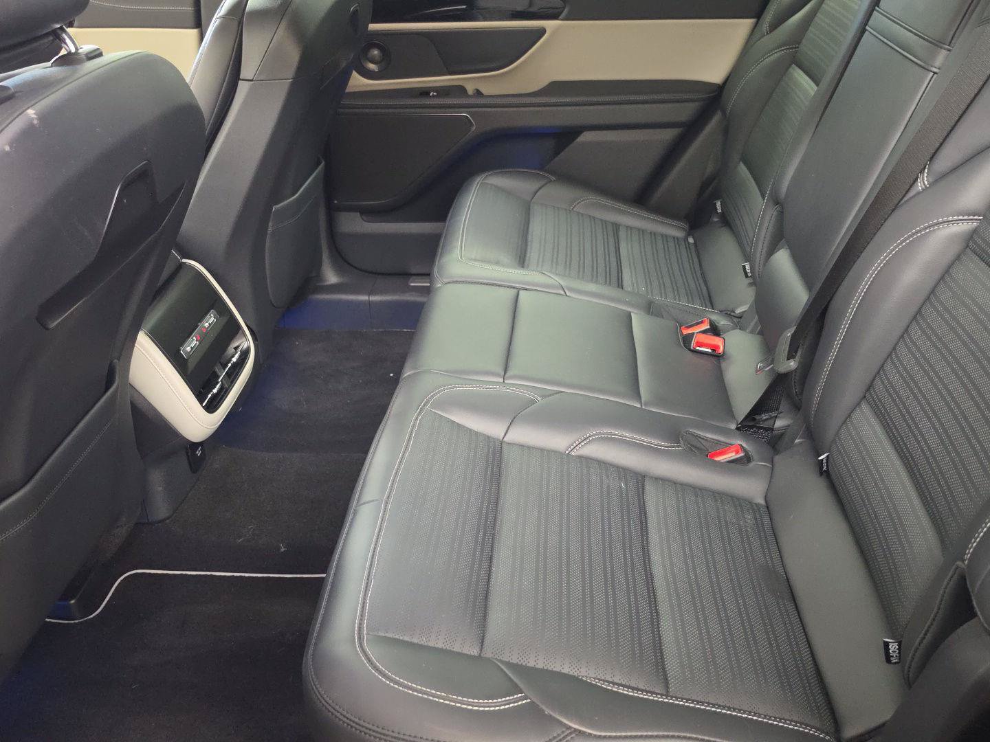 Certified 2025 Lincoln Nautilus Reserve AWD/4WD image 7
