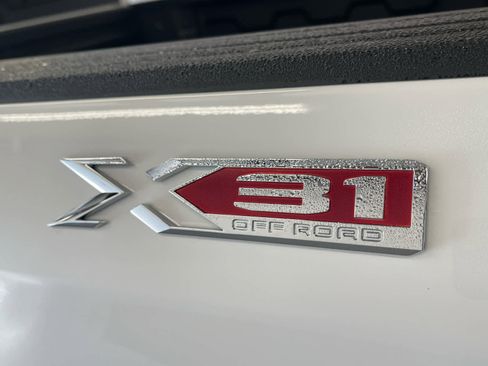 New 2026 GMC Sierra 1500 SLT w/ SLT Premium Plus Package image 10