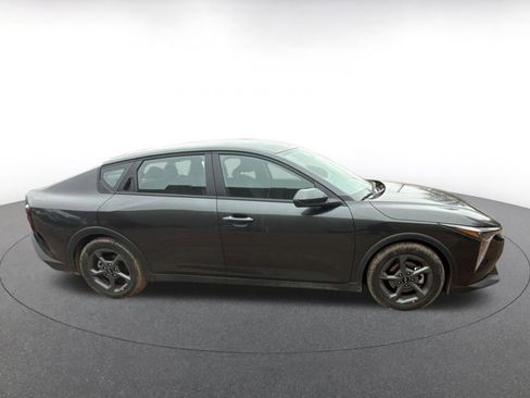 Used 2025 Kia K4 LXS image 17