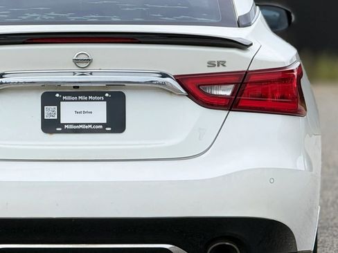 Used 2016 Nissan Maxima SR w/ Midnight Edition FWD image 14