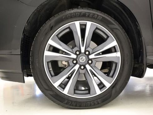 Used 2018 Nissan Pathfinder Platinum image 8